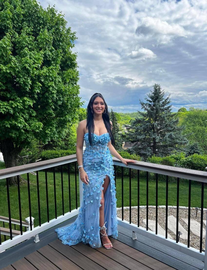 Profil de Nina à Valence (26000)